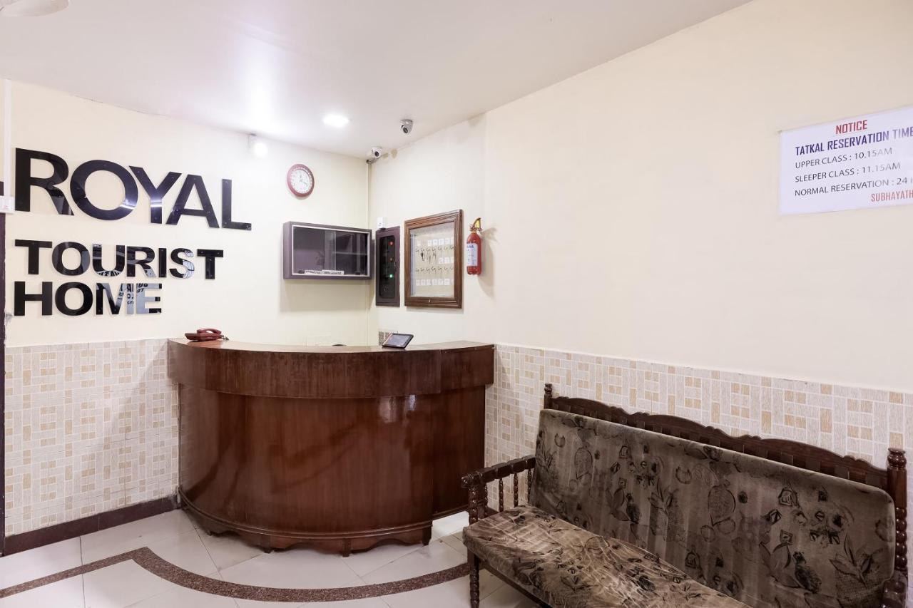 Spot On 60665 Royal Tourist Home Valancheri Ngoại thất bức ảnh